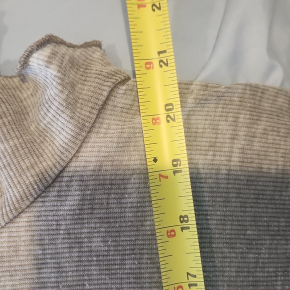 Women's short sleeve,  v neck 3/4 button up shirt from June and Delaney - Picture 5 of 6